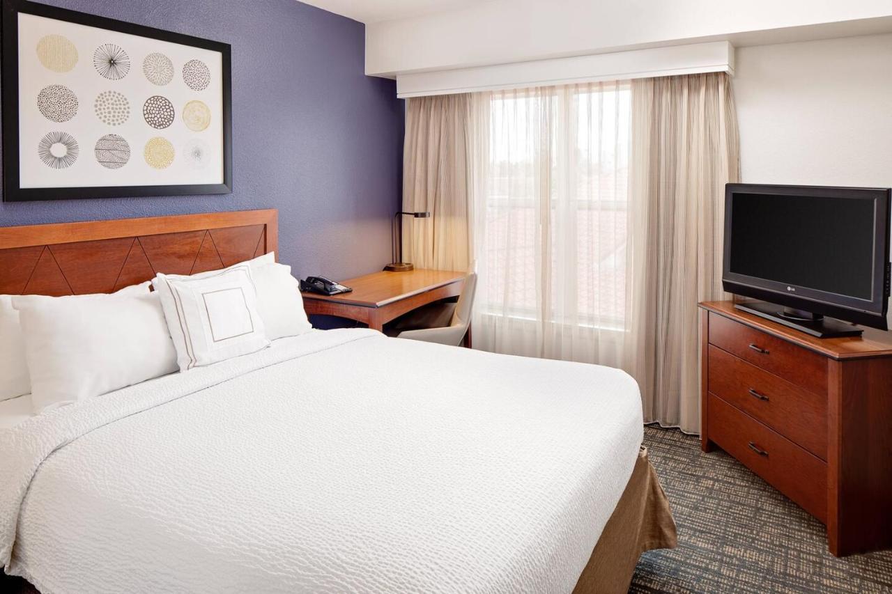Hotel By Marriott Williams Centre