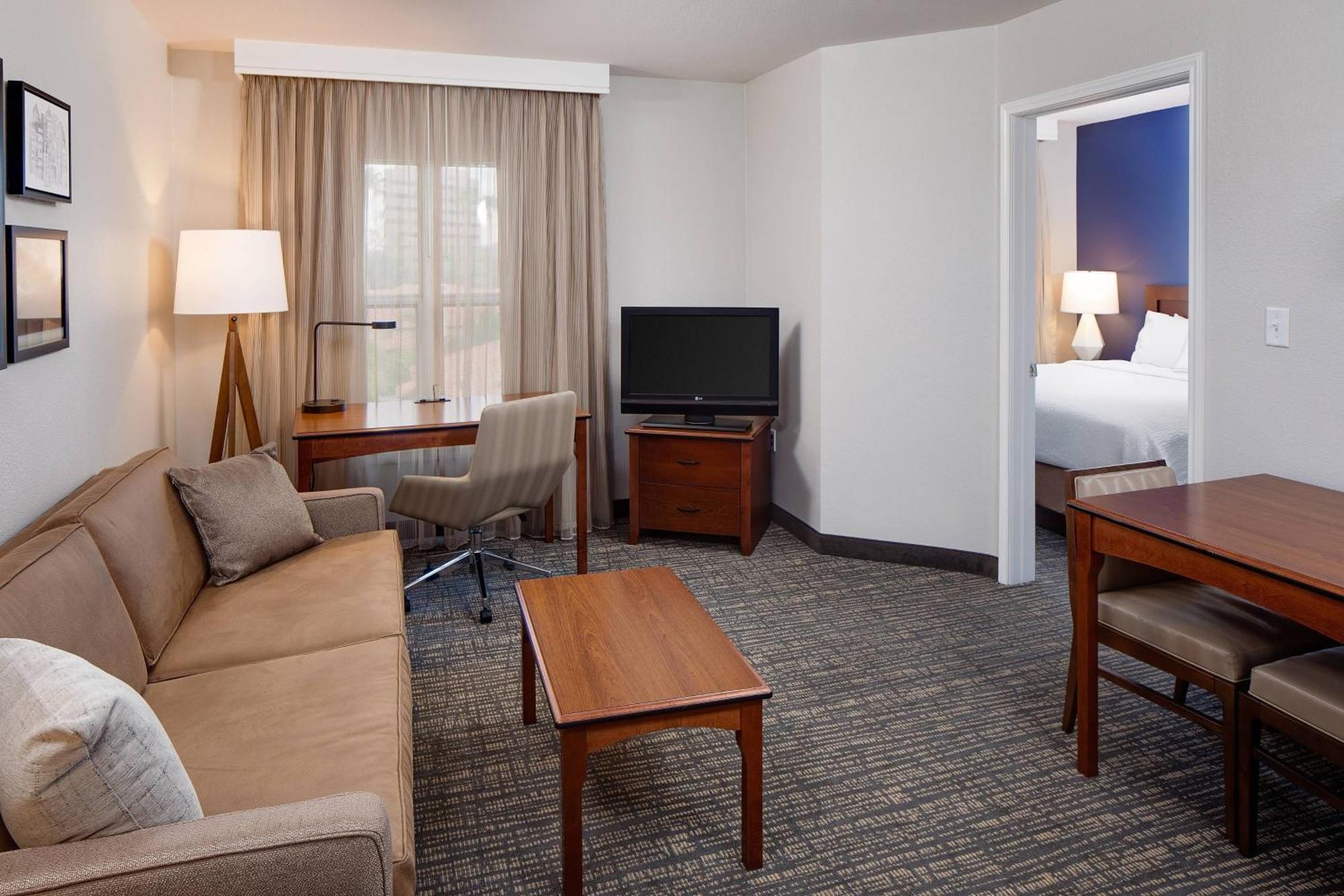 Hotel By Marriott Williams Centre